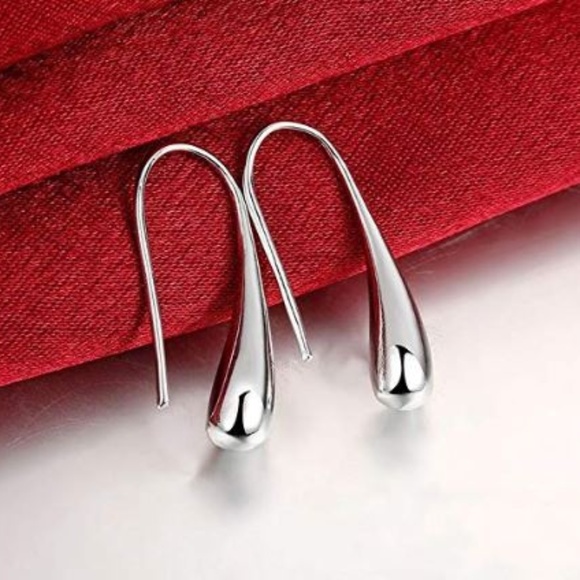 Sleek 925 Silver Tear Drop Dangling Earrings - Picture 2 of 7
